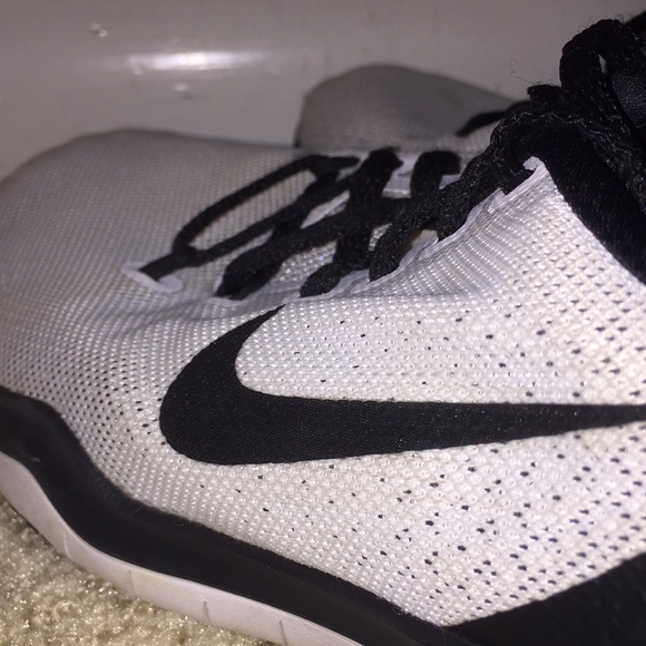 nike running shoes - Picture 3 of 3